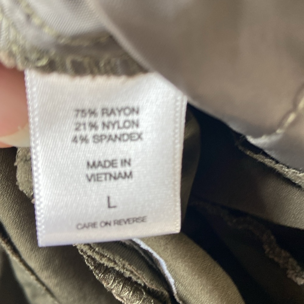 7th Avenue-Olive and Navy Women's stretchy Shorts-sz large - Picture 6 of 7